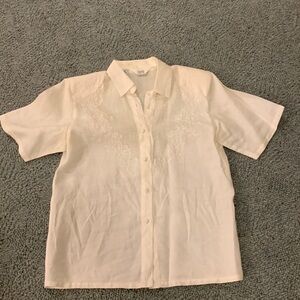Ishyu linen blouse. Size 10. White. Lace and embroidered front.